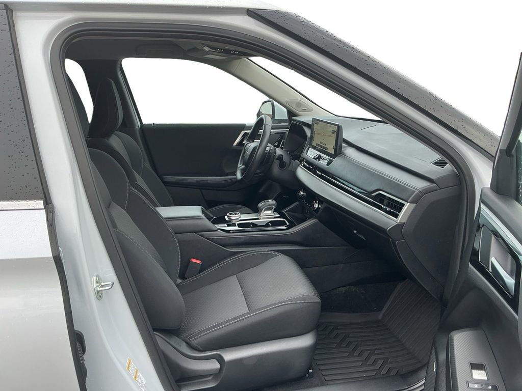 Used 2025 Mitsubishi Outlander ES image 17