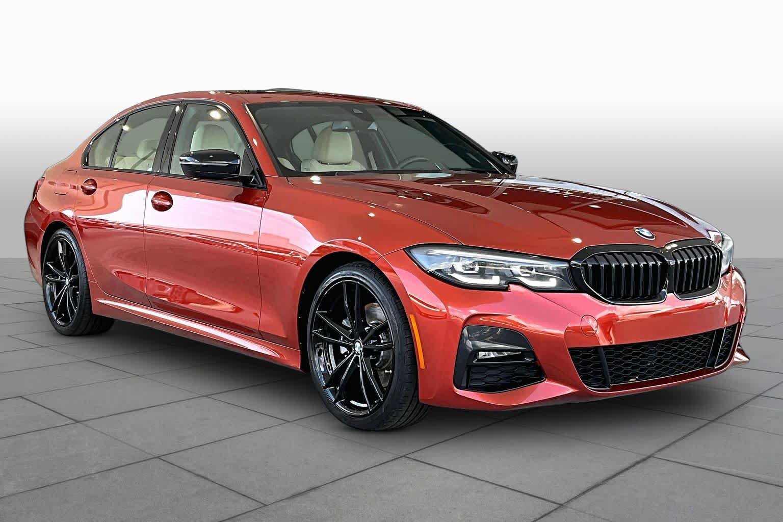 Used 2022 BMW 330i Sedan w/ M Sport Package RWD image 2
