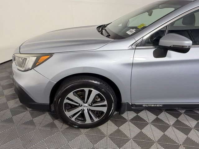 Used 2019 Subaru Outback 2.5i Limited AWD/4WD image 12