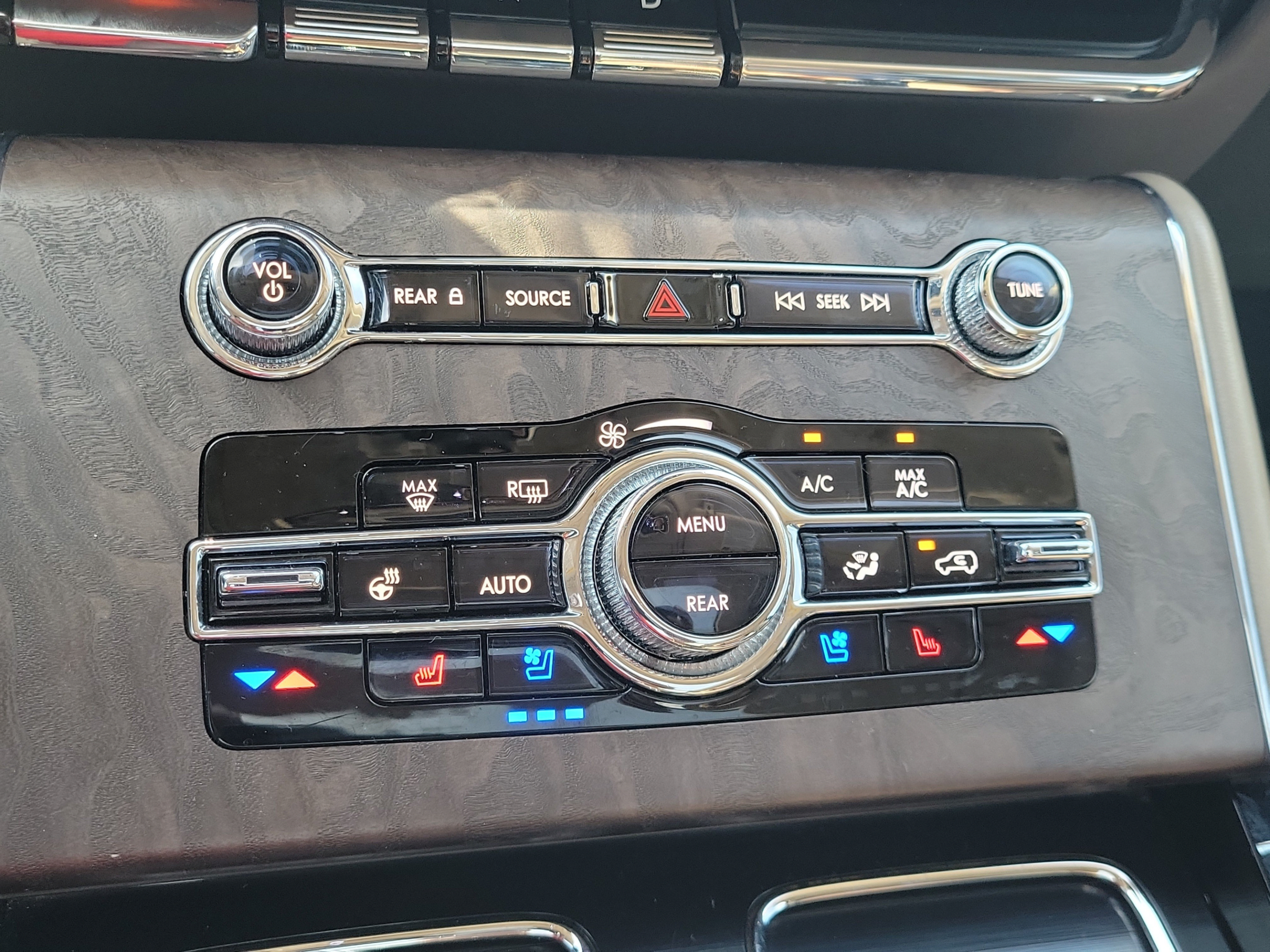 Used 2022 Lincoln Aviator Reserve w/ Equipment Group 201A RWD image 30
