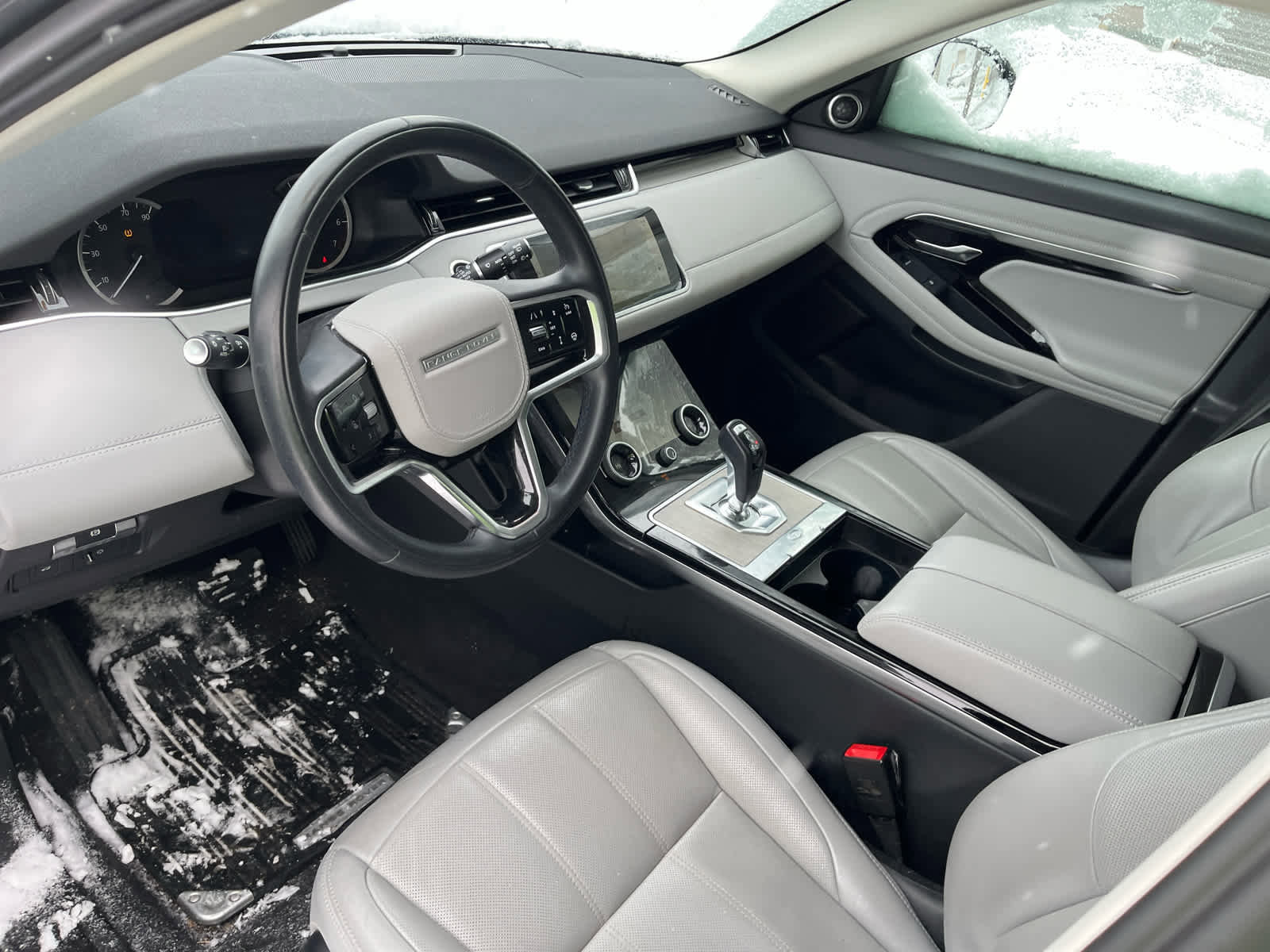 Used 2023 Land Rover Range Rover Evoque SE image 4