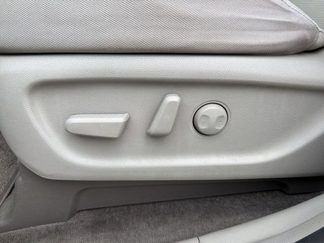 Used 2015 Kia Sedona LX FWD image 14