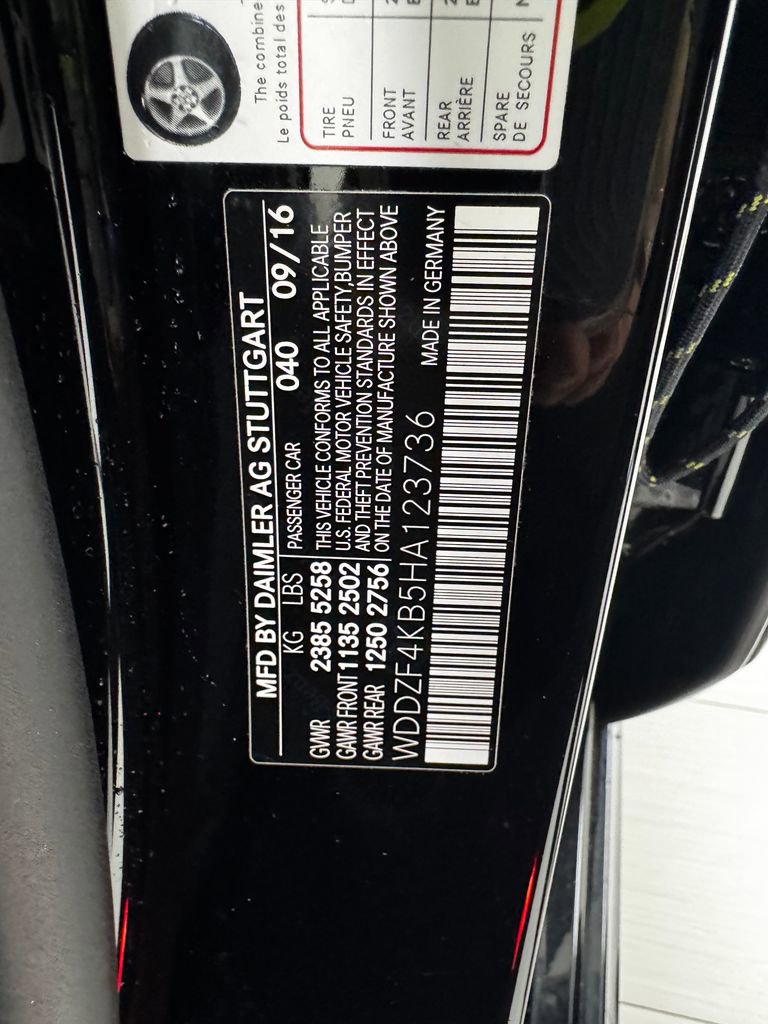 Used 2017 Mercedes-Benz E 300 4MATIC image 32