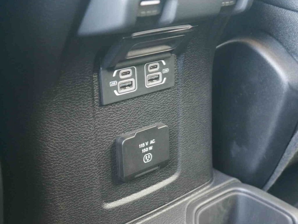 Used 2025 Jeep Wrangler Unlimited Rubicon AWD/4WD image 20