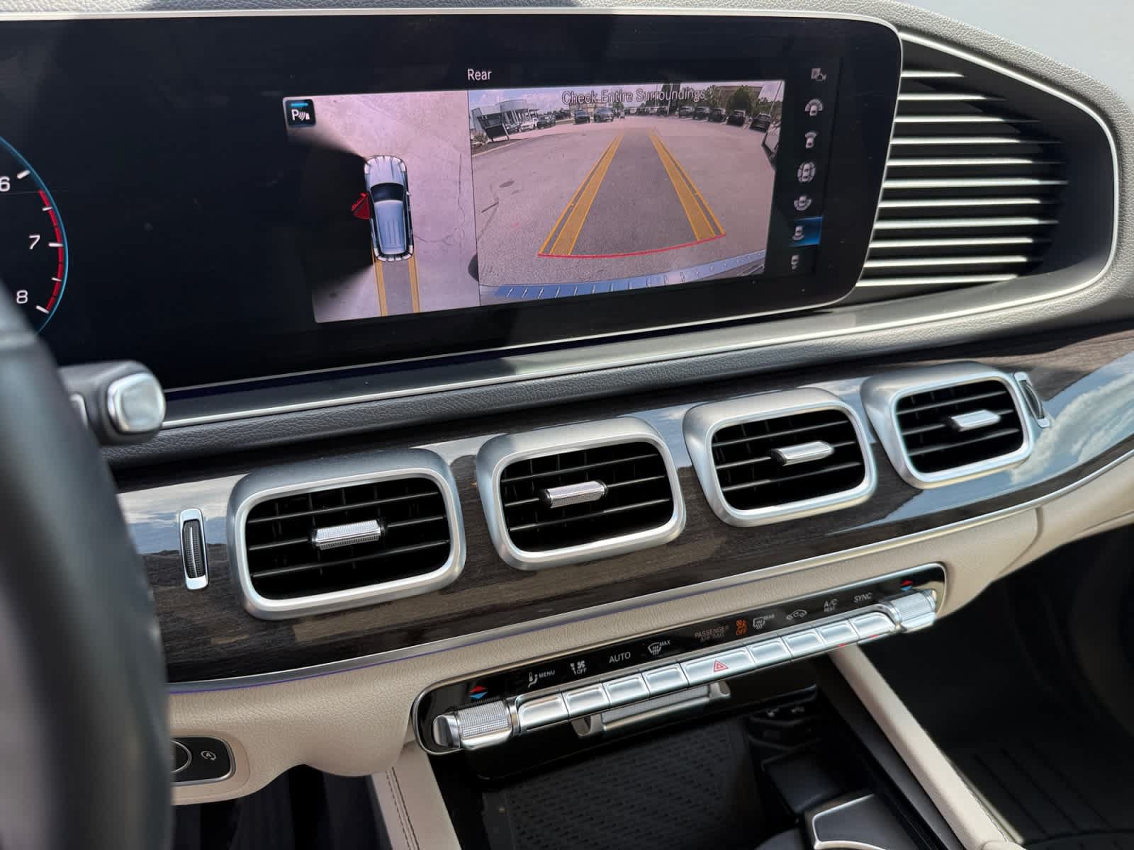 Certified 2020 Mercedes-Benz GLE 350 w/ Premium Package image 19