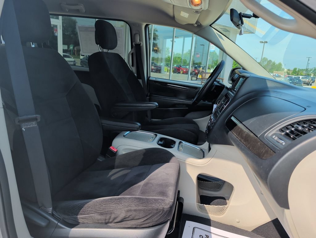 Used 2014 Dodge Grand Caravan SXT FWD image 24