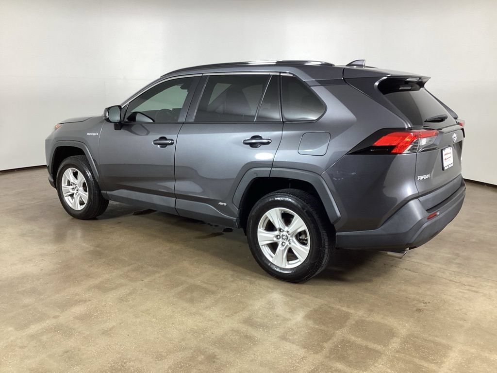 Used 2021 Toyota RAV4 LE AWD/4WD image 9
