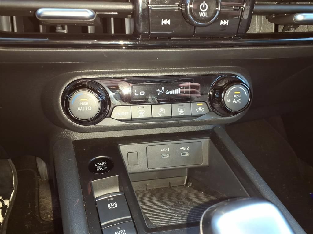 Used 2026 Nissan Kicks SV FWD image 16