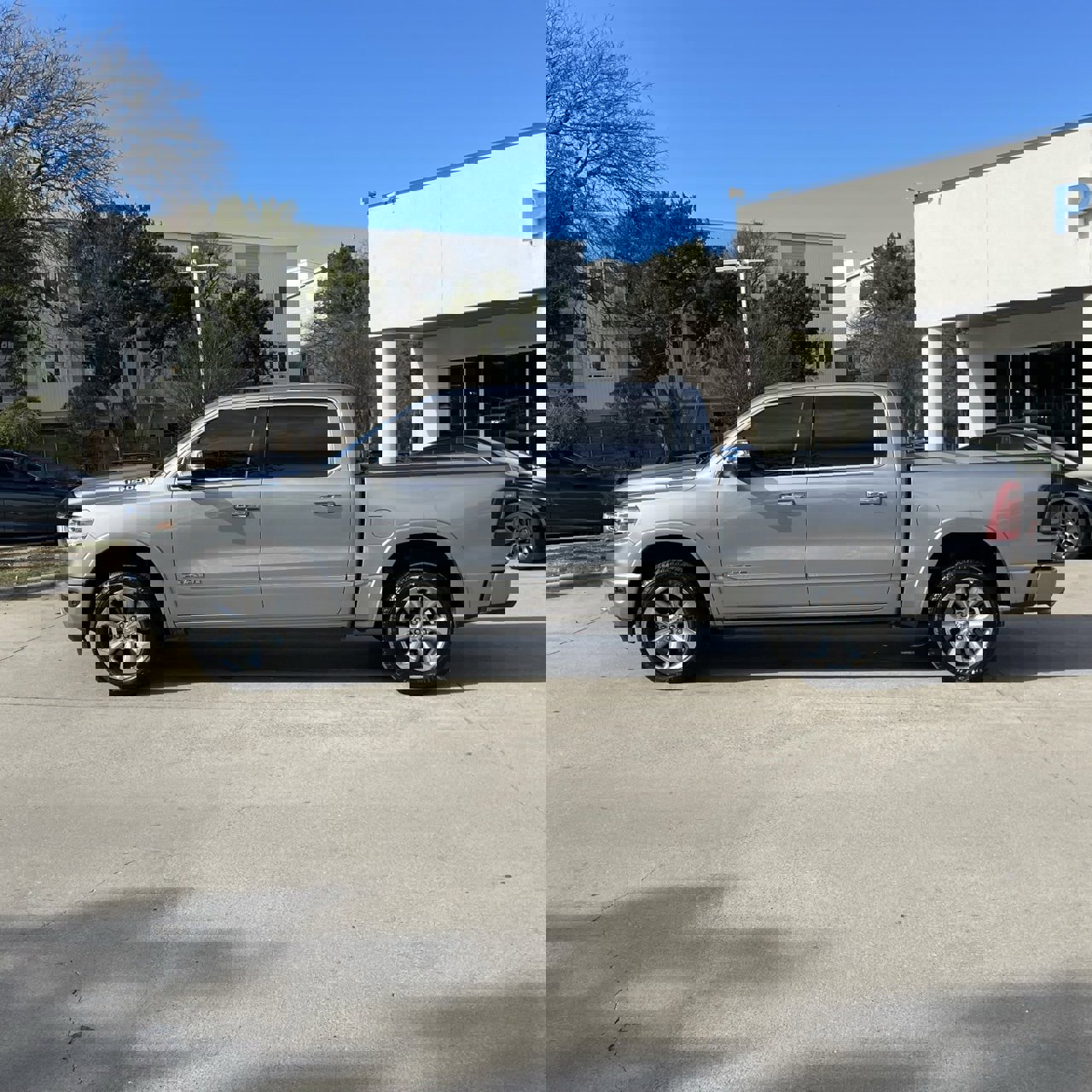 Used 2022 RAM 1500 Limited image 3