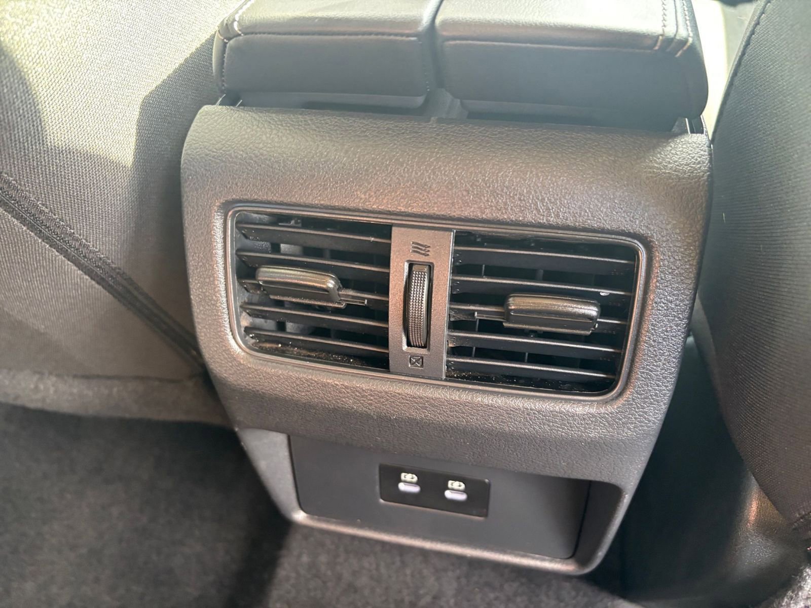 Used 2025 Nissan Rogue SV image 25