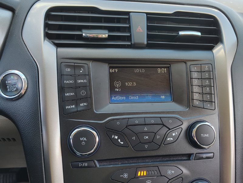 Used 2017 Ford Fusion SE FWD image 27