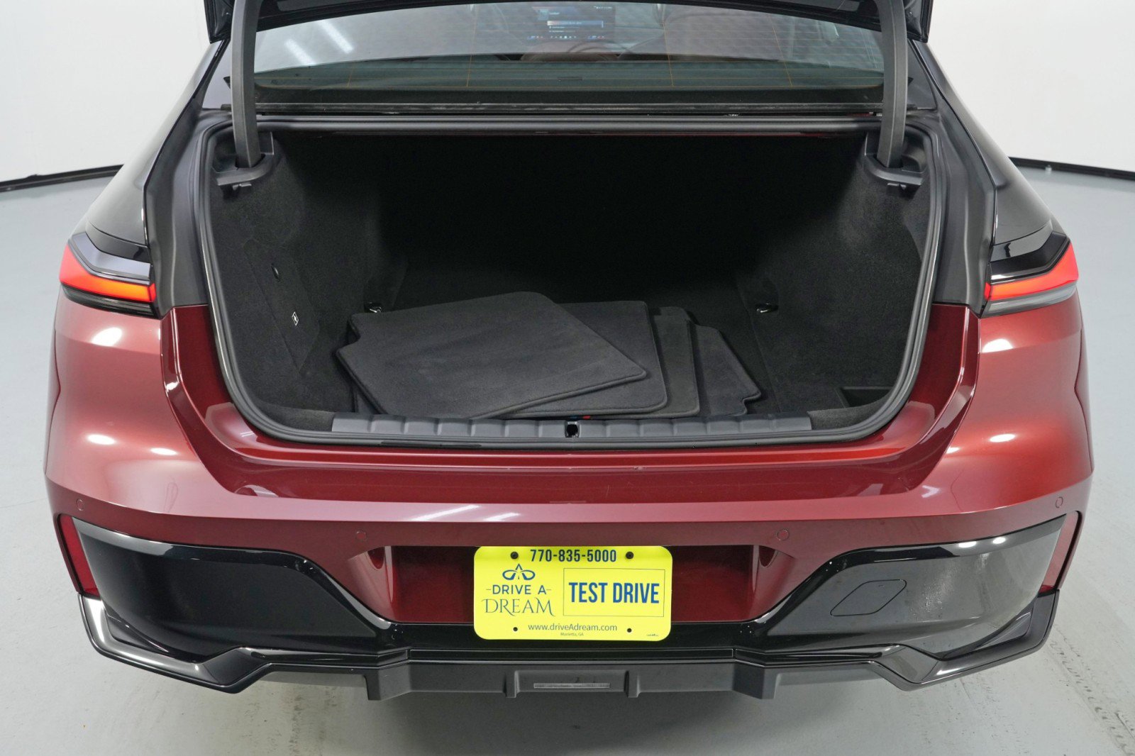 Used 2024 BMW i7 xDrive60 image 10