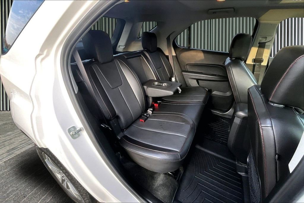 Used 2017 Chevrolet Equinox Premier w/ Enhanced Convenience Package image 28