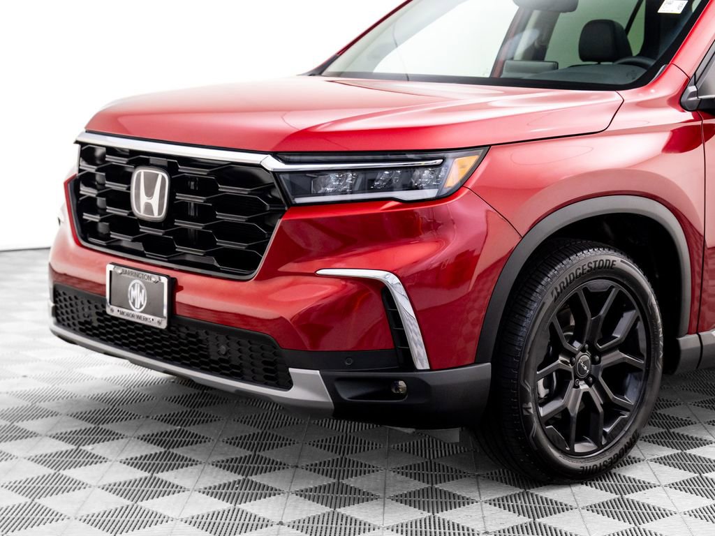 Certified 2025 Honda Pilot Touring image 39
