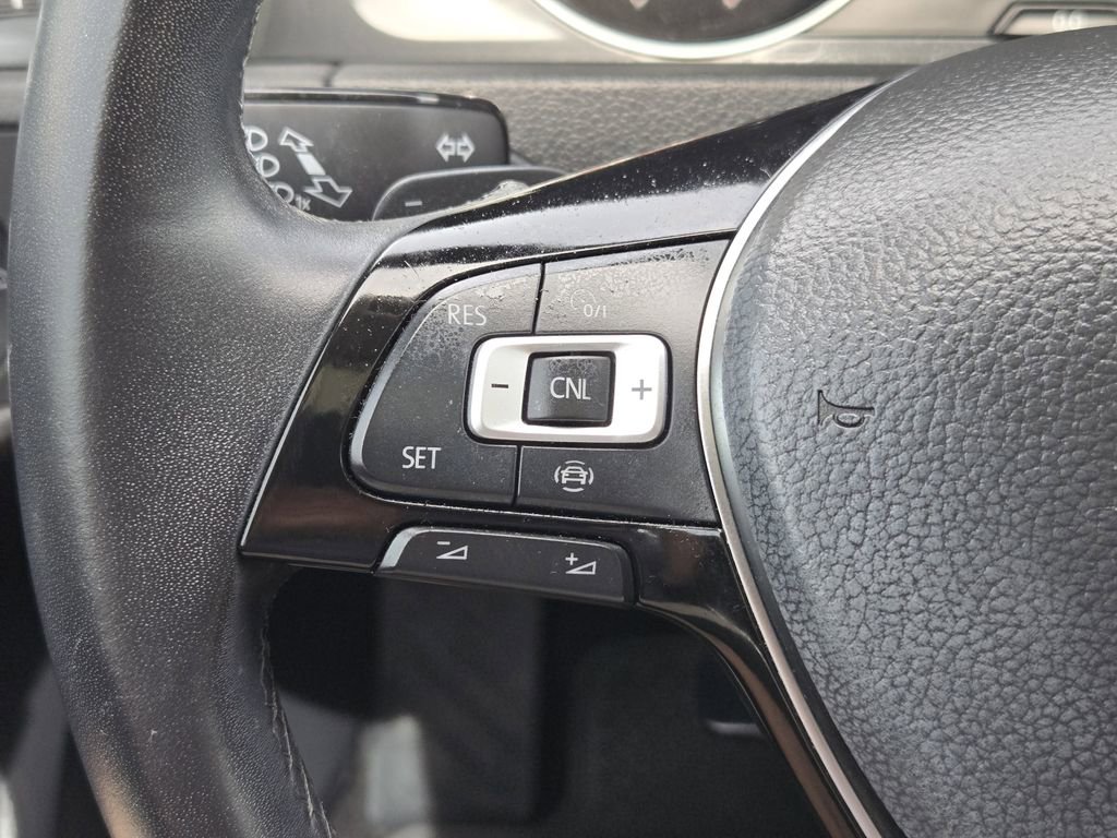 Used 2019 Volkswagen Golf SE image 29