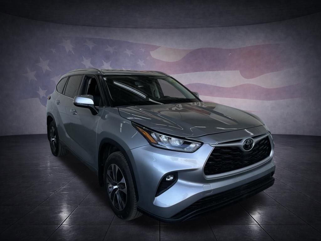 Used 2020 Toyota Highlander XLE image 7