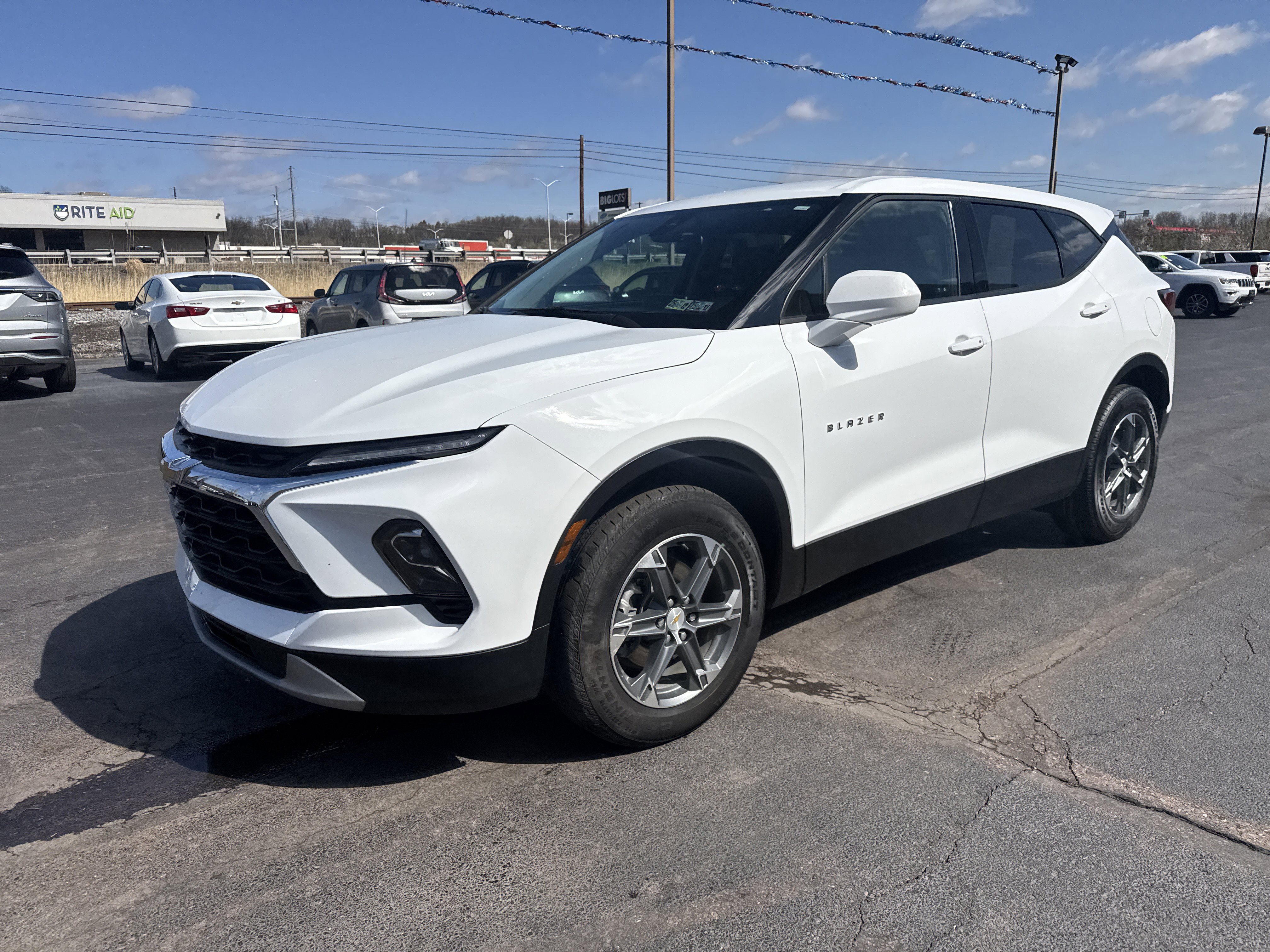 Used 2025 Chevrolet Blazer LT AWD/4WD image 8