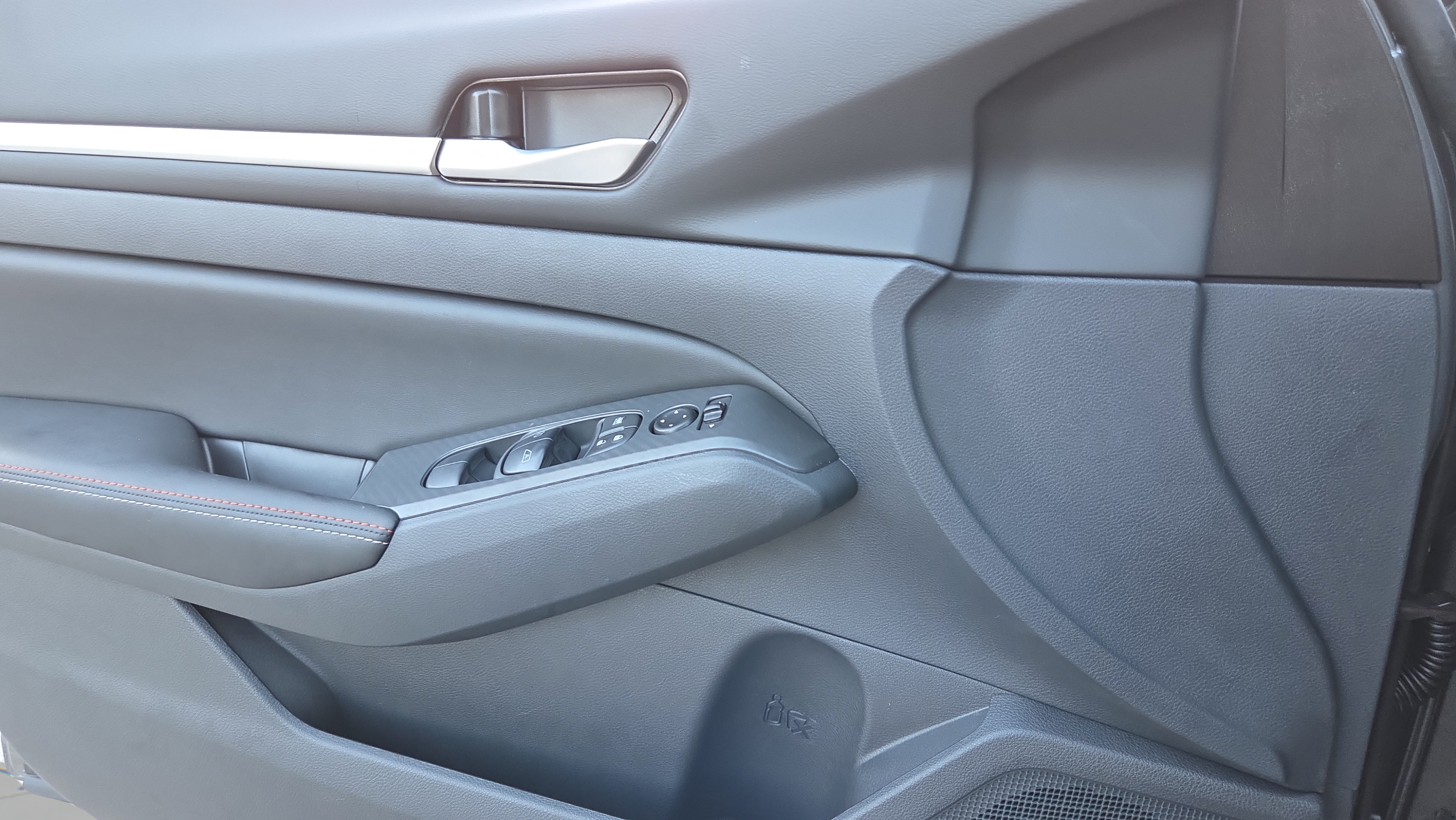 New 2026 Nissan Altima 2.5 SR w/ SR Premium Package FWD image 29