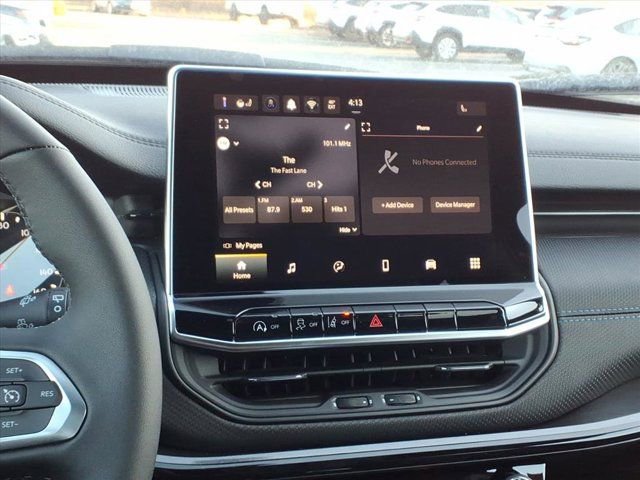 New 2026 Jeep Compass Latitude image 8