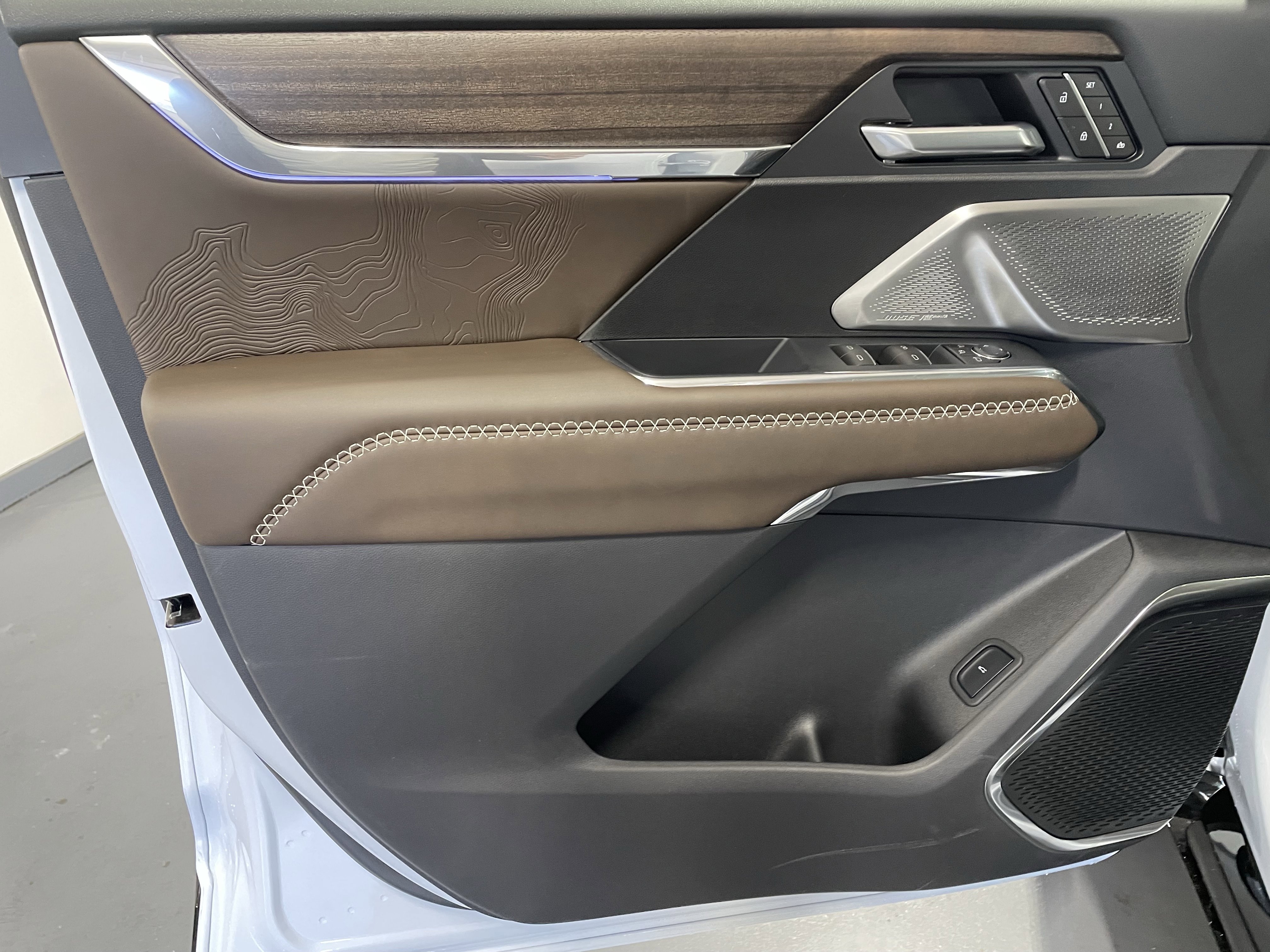 New 2026 GMC Acadia Denali Ultimate w/ LPO, Floor Liner Package image 15