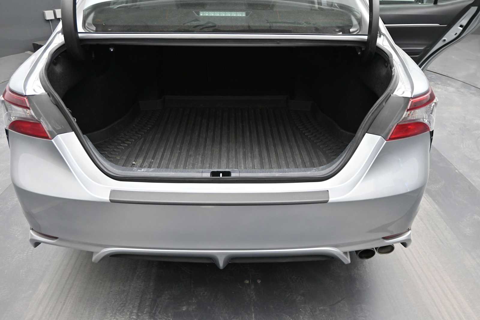 Used 2024 Toyota Camry SE FWD image 14