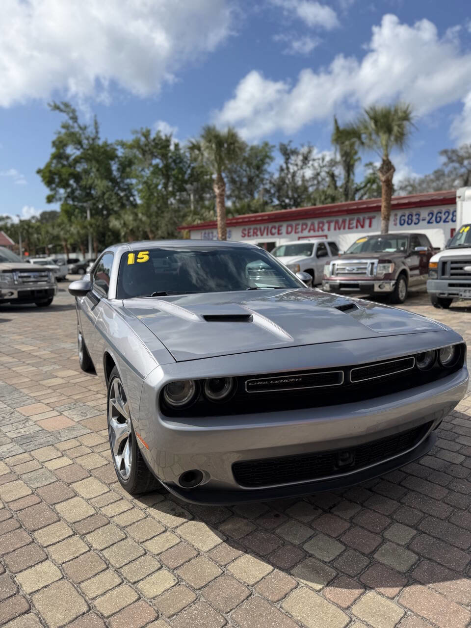 Used 2015 Dodge Challenger SXT Plus w/ Technology Group RWD image 2