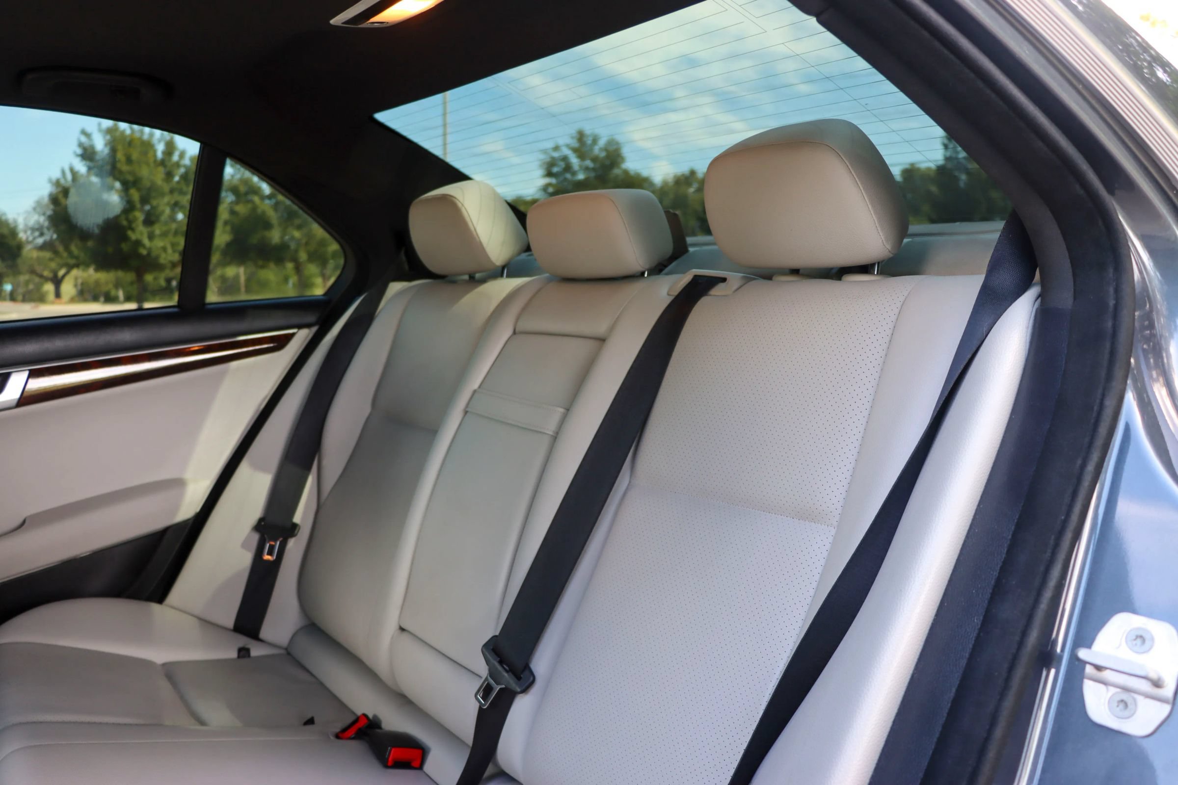 Used 2014 Mercedes-Benz C 300 4MATIC Sedan image 17