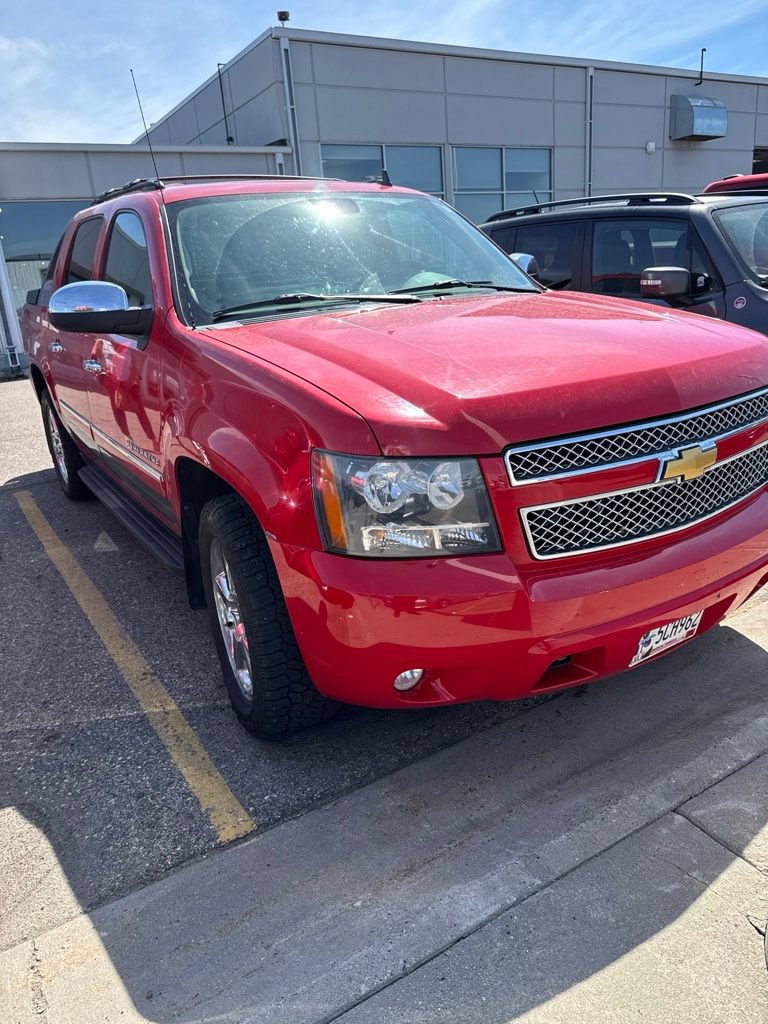 Used 2012 Chevrolet Avalanche LTZ AWD/4WD image 4