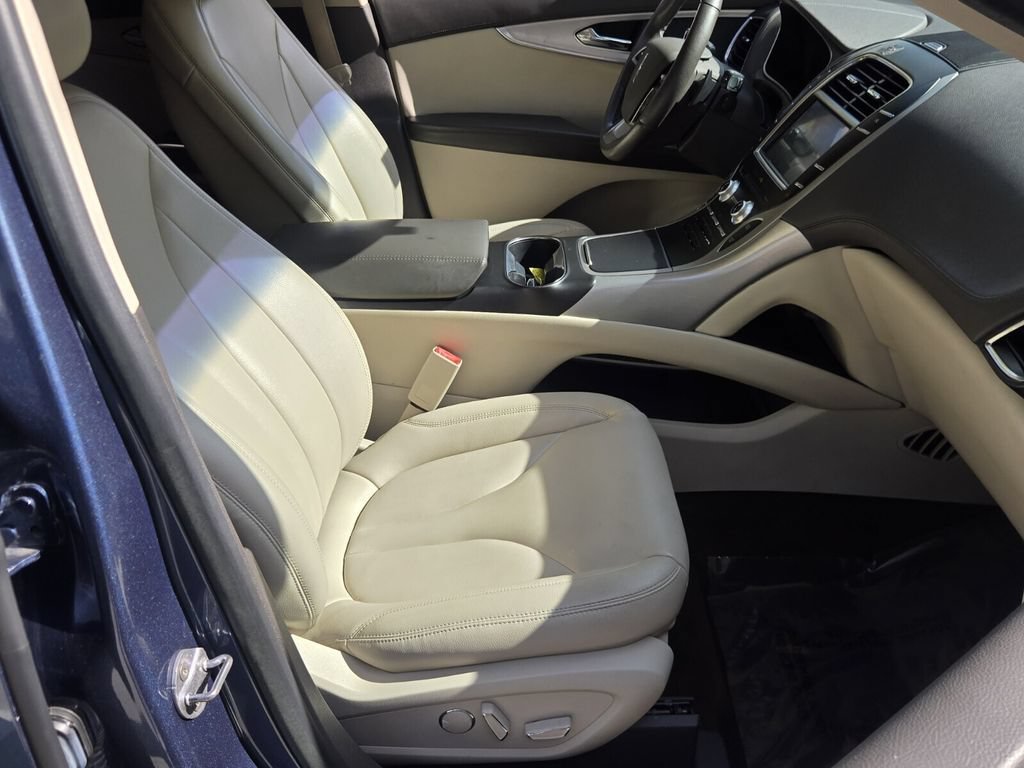 Used 2019 Lincoln Nautilus FWD image 18