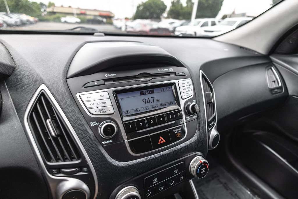 Used 2011 Hyundai Tucson GLS FWD image 17