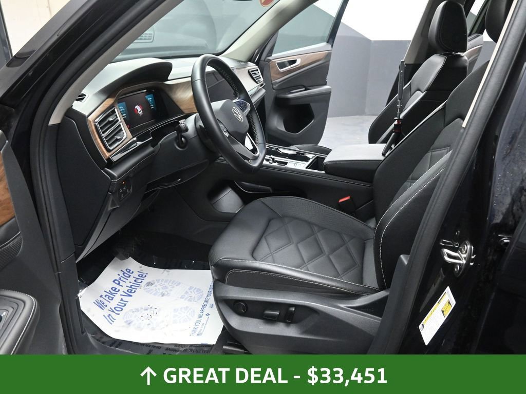 Used 2025 Volkswagen Atlas SE image 34