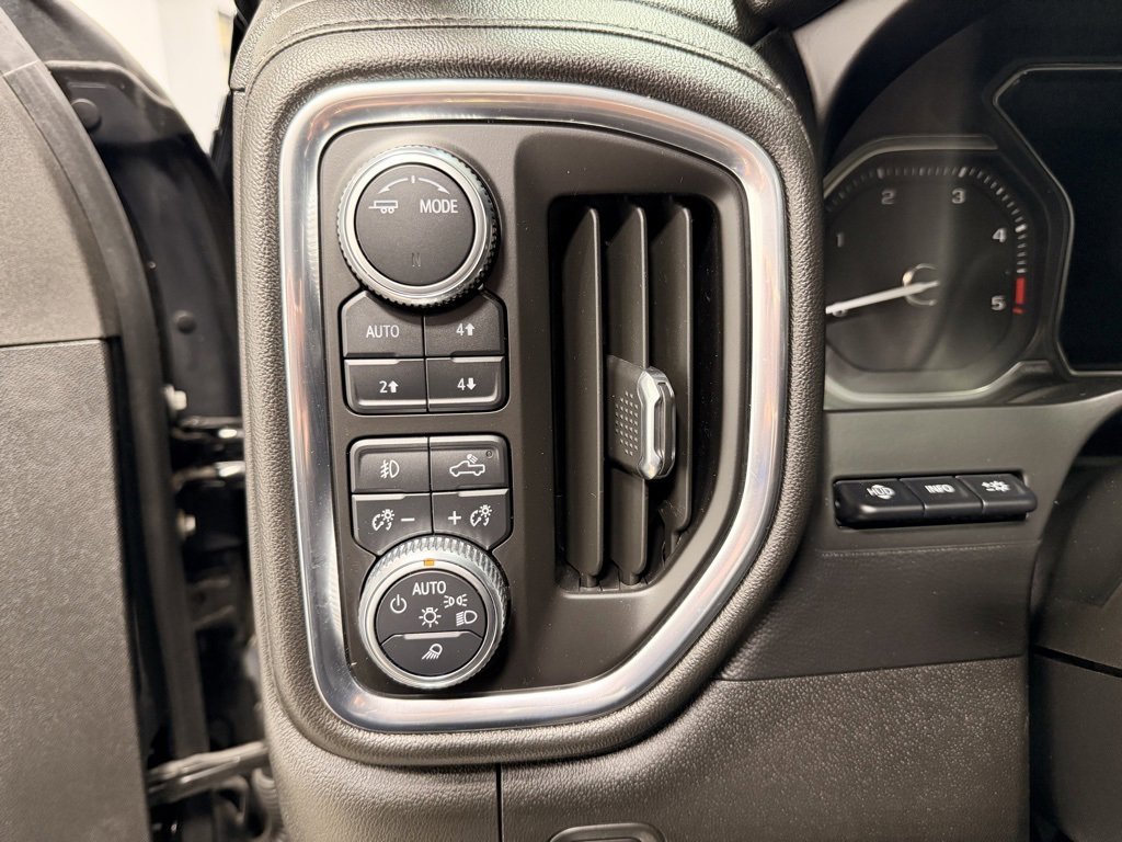 Used 2021 GMC Sierra 3500 Denali w/ Denali Black Diamond Edition image 33