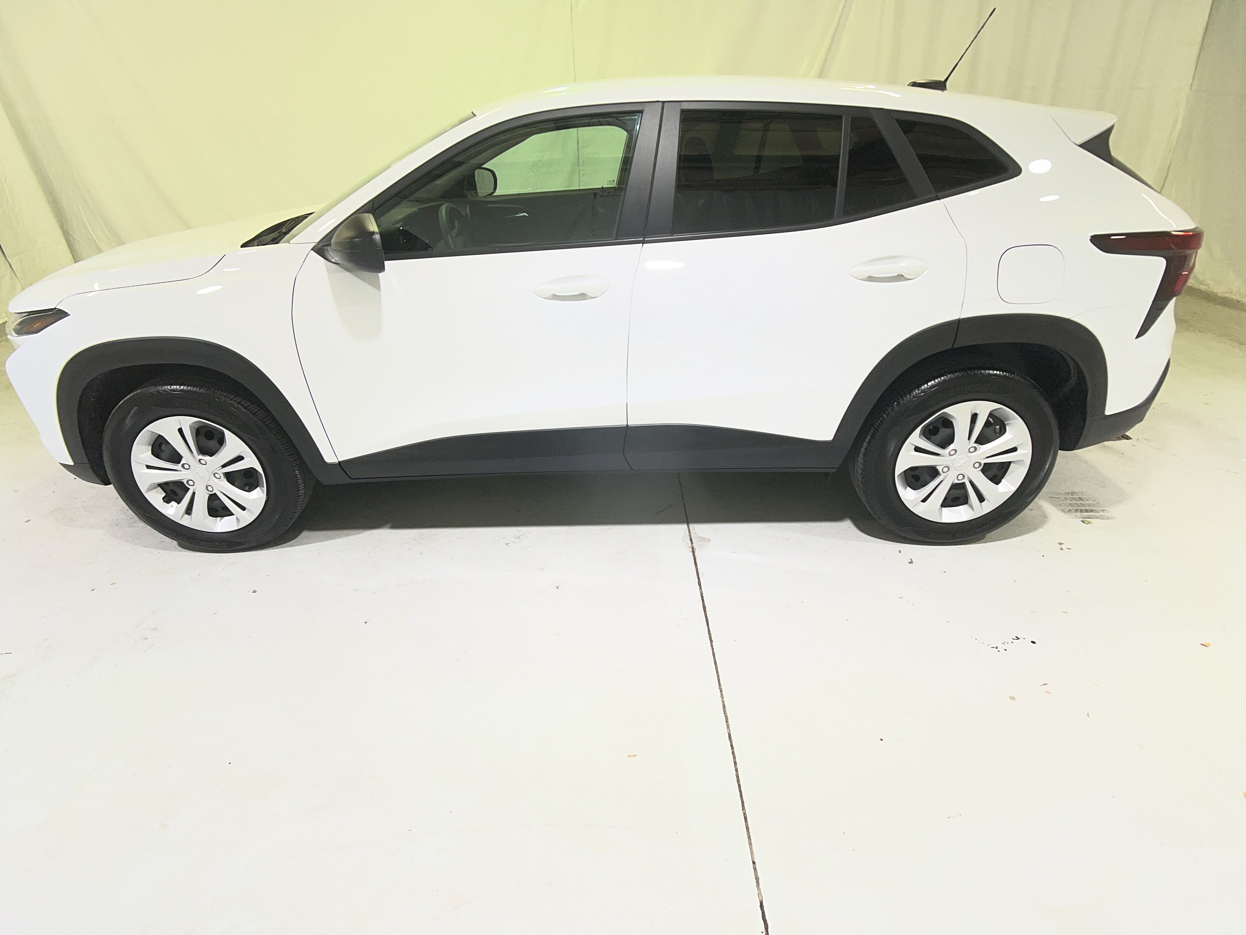 Certified 2024 Chevrolet Trax LS FWD image 7
