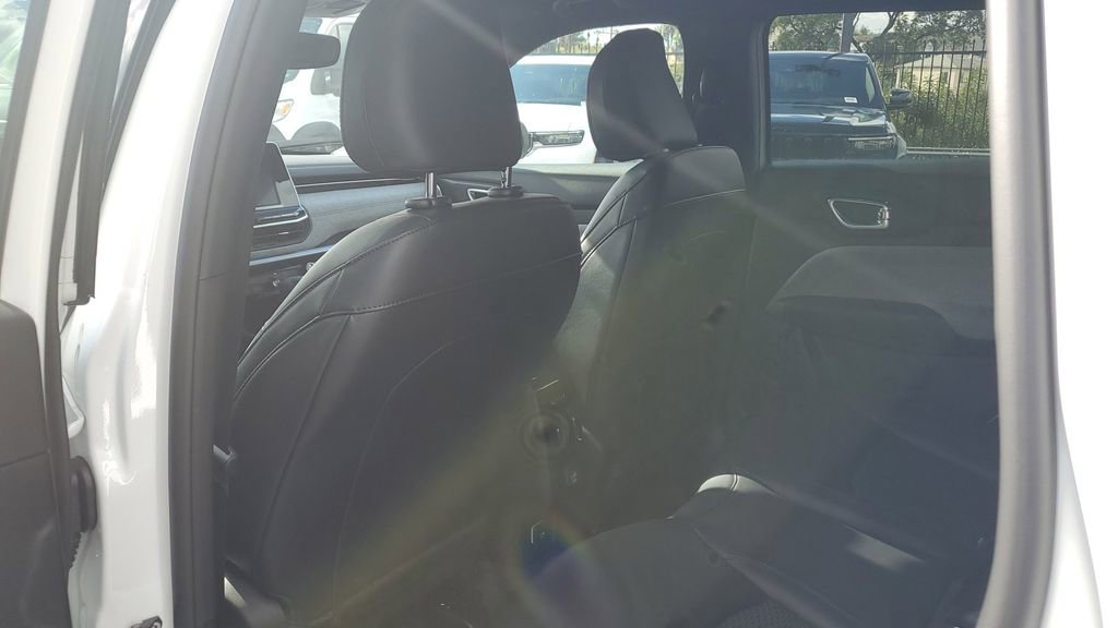 New 2026 Jeep Compass Latitude image 16