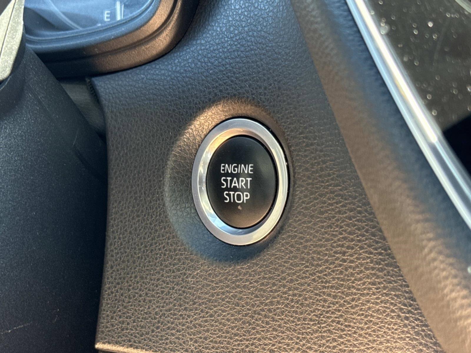 Used 2024 Toyota Corolla SE image 18