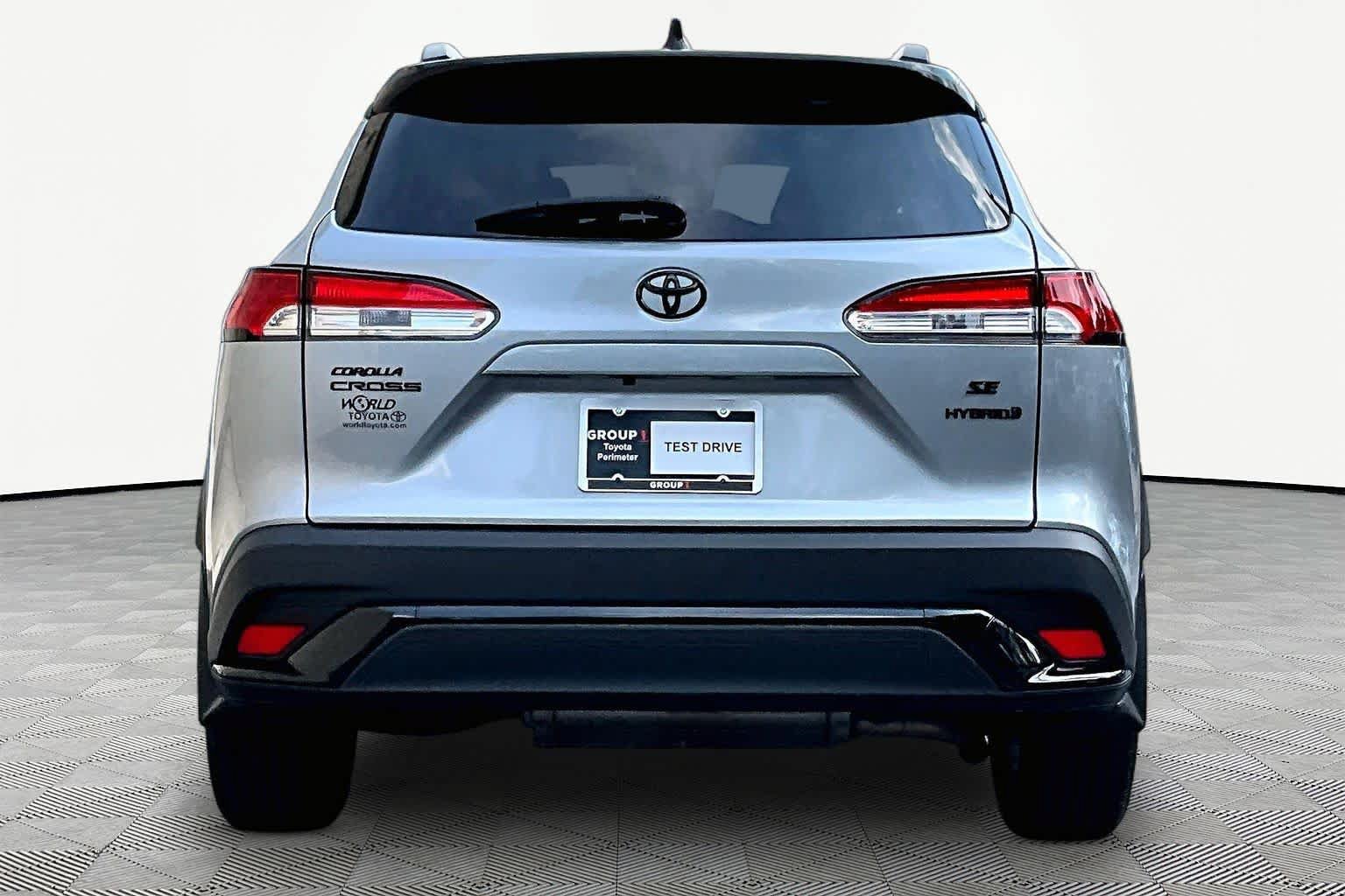 Used 2024 Toyota Corolla Cross AWD Hybrid w/ Moonroof Package image 5