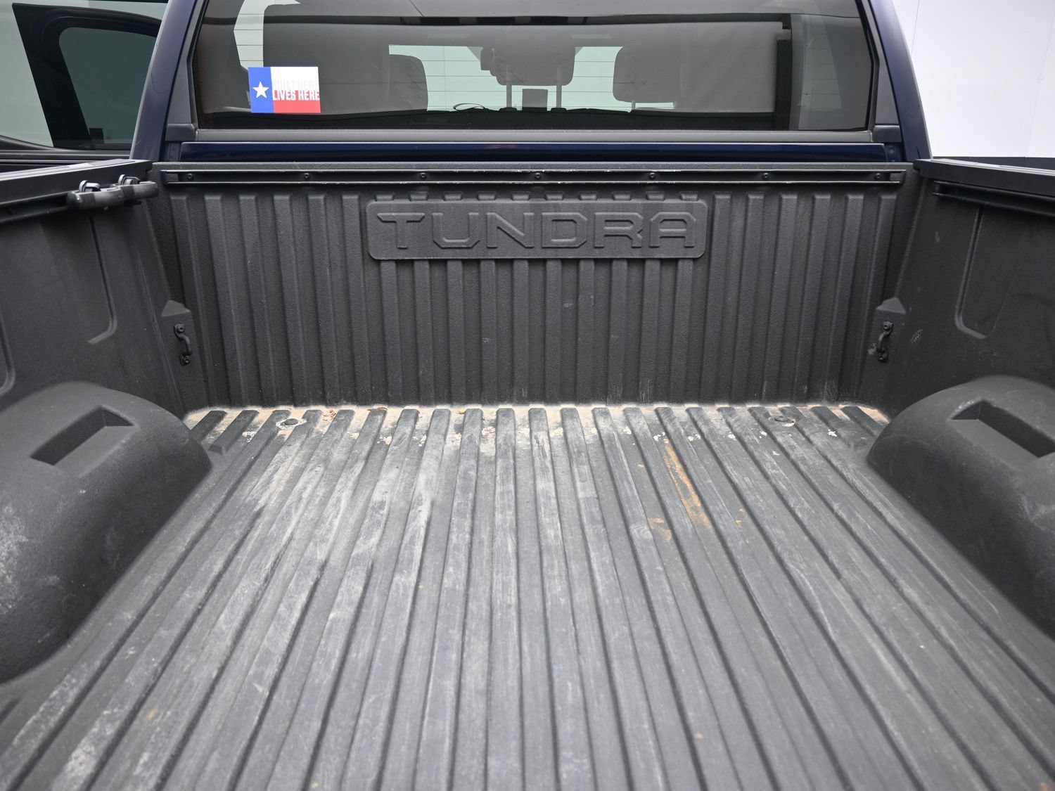 Used 2025 Toyota Tundra Limited AWD/4WD image 16