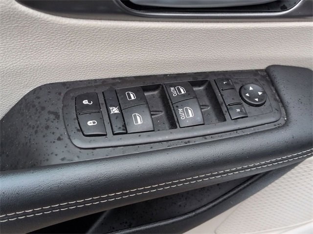 Certified 2024 Chrysler Pacifica Touring-L image 15