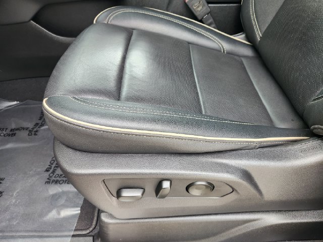 Used 2025 Chevrolet Suburban Premier AWD/4WD image 26