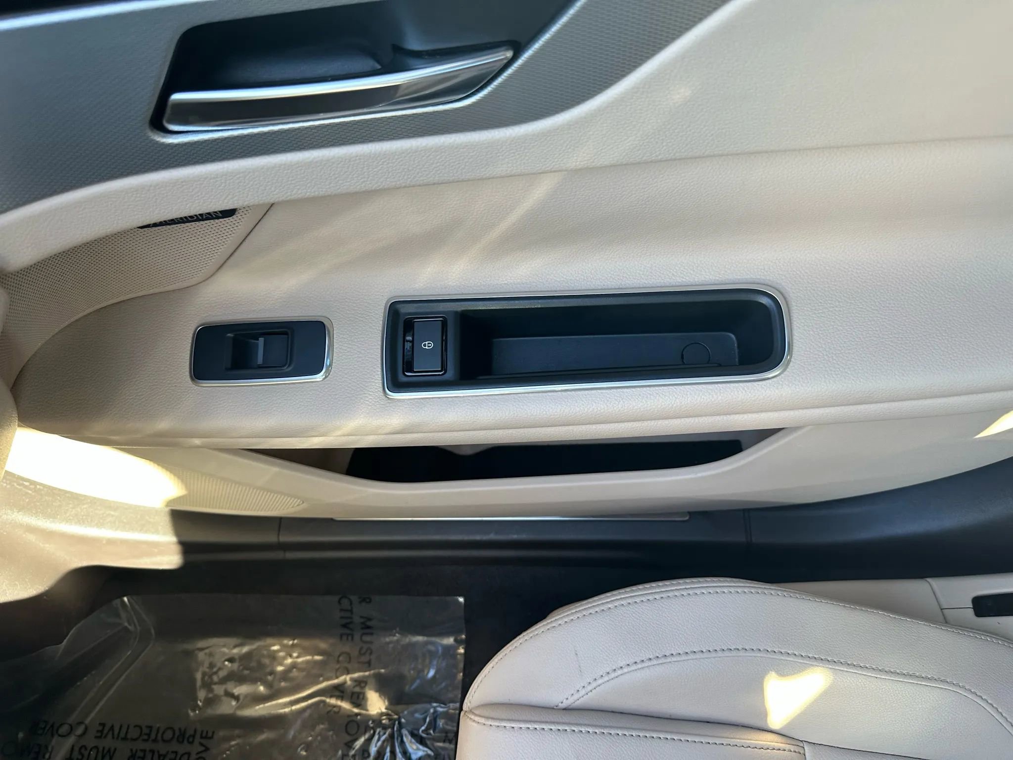 Used 2017 Jaguar XF Premium image 36