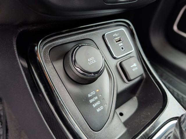 Used 2020 Jeep Compass Latitude image 33