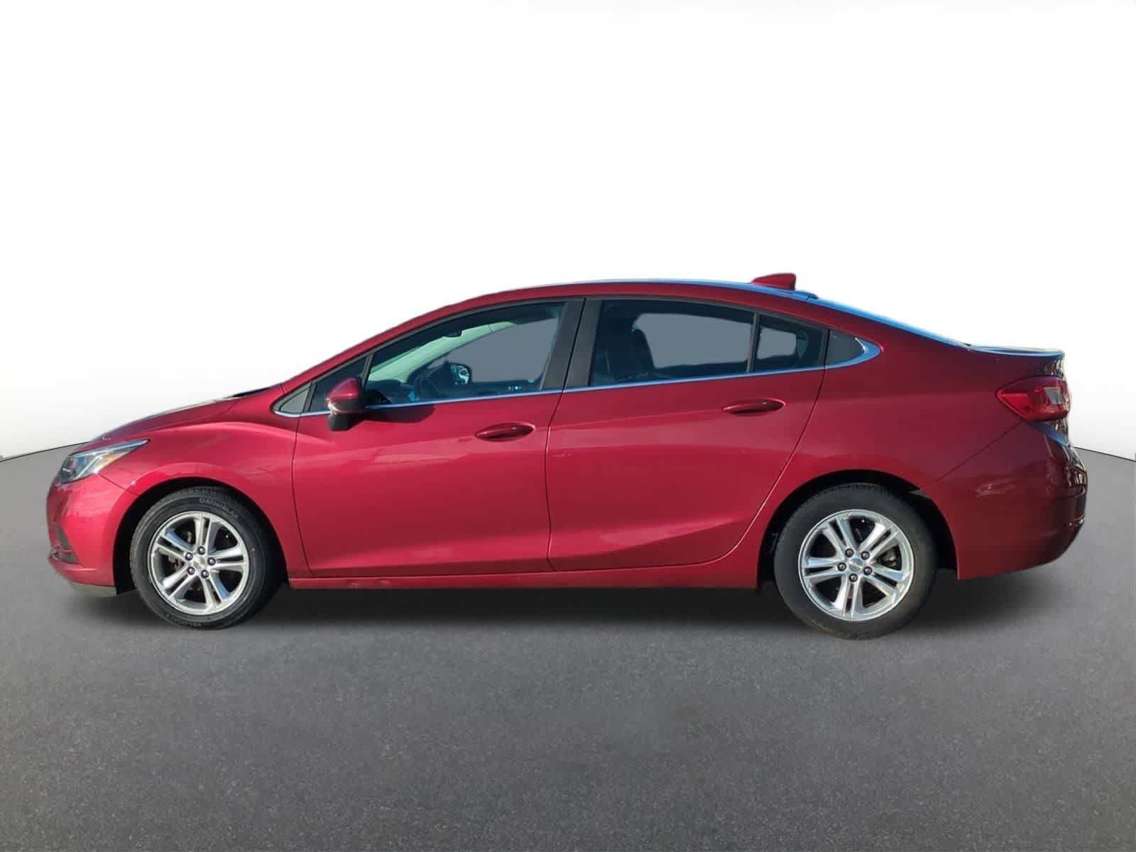 Used 2017 Chevrolet Cruze LT w/ Sun And Sound Package FWD image 3