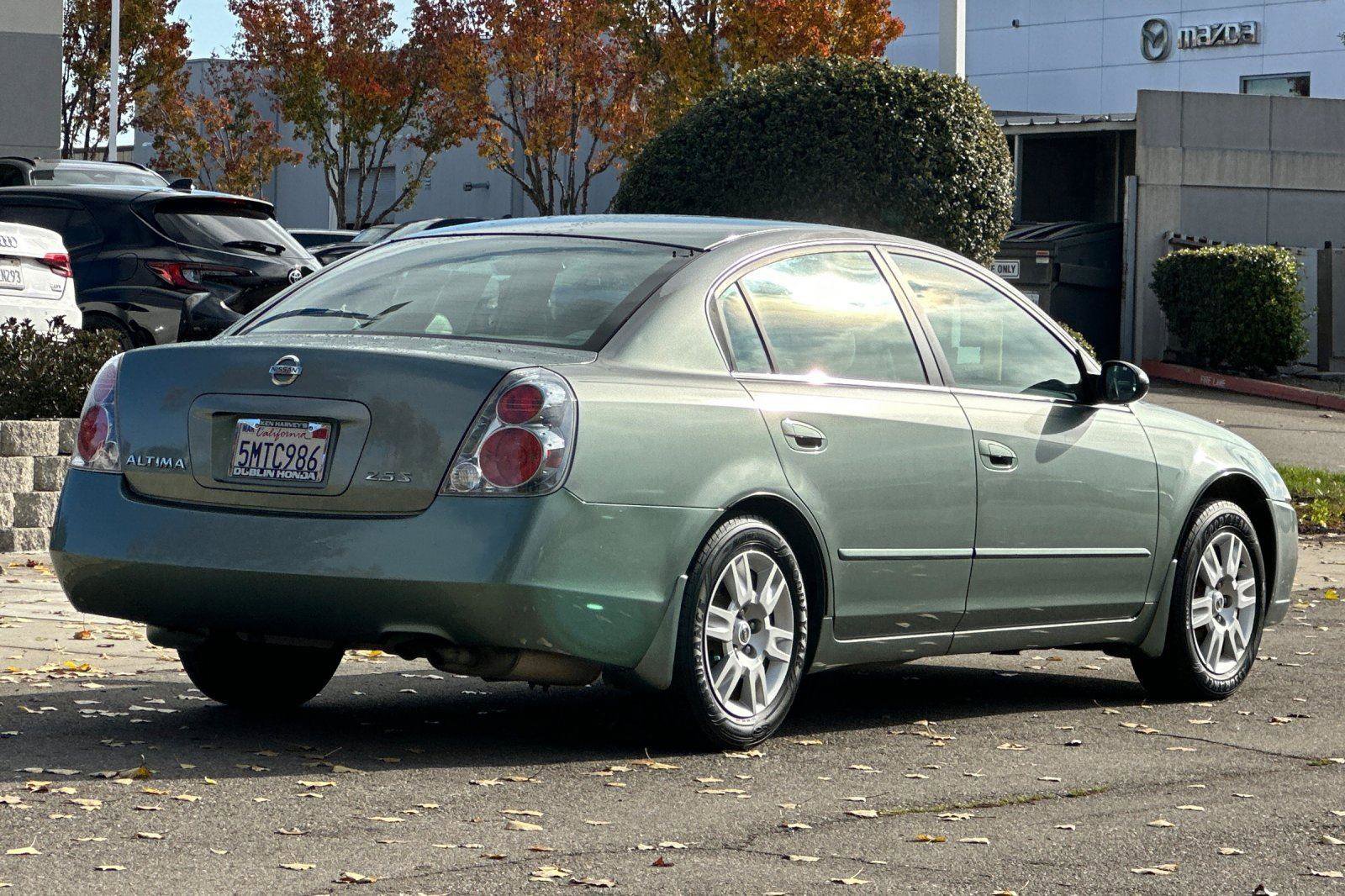 Used 2005 Nissan Altima 2.5 S w/ (S02) Side Airbags Pkg image 4