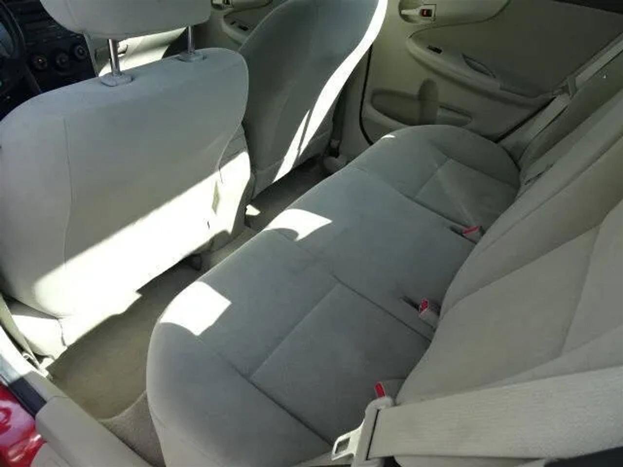 Used 2013 Toyota Corolla L image 30