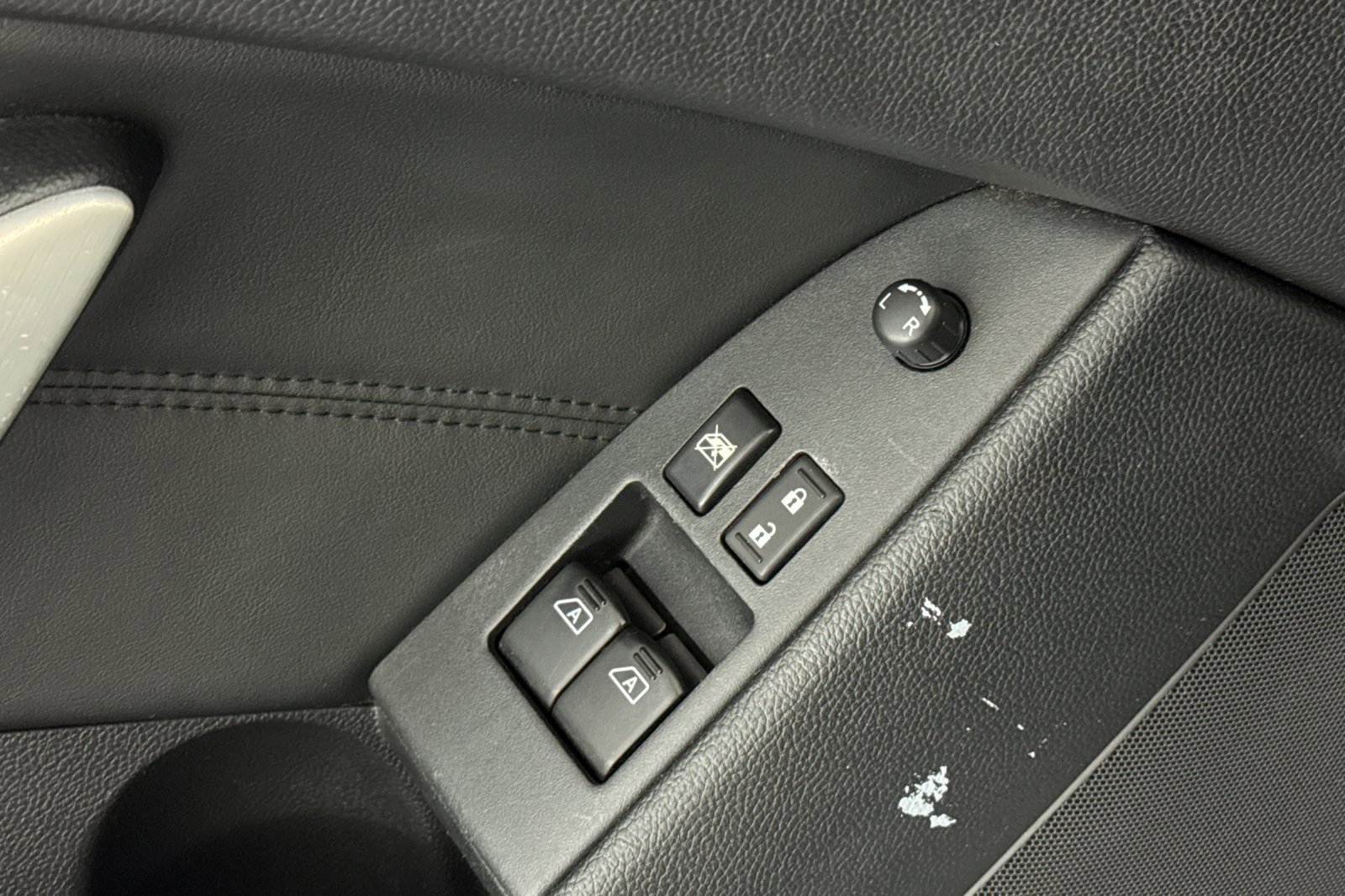 Used 2013 INFINITI G37 Journey w/ Premium Pkg image 13