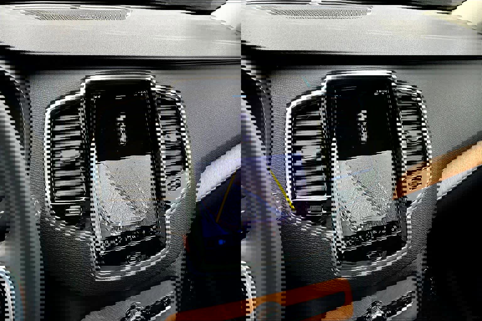 Used 2023 Volvo XC90 B6 Plus w/ Protection Package Premier image 28