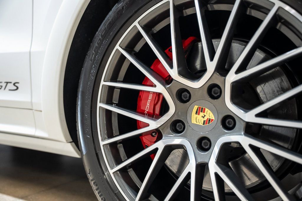 Used 2022 Porsche Cayenne GTS AWD/4WD image 21