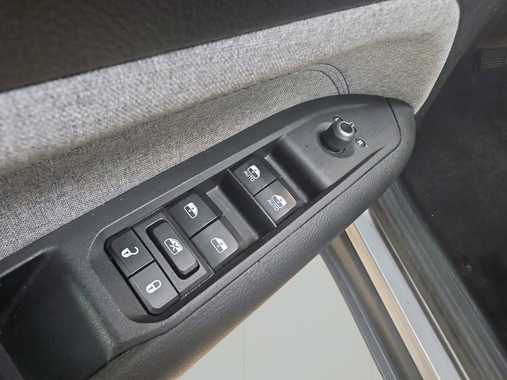 Used 2024 Jeep Compass Latitude image 19