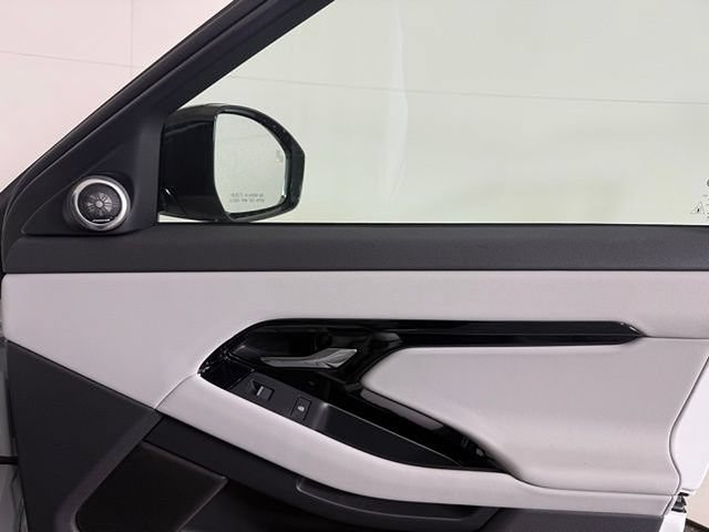 New 2026 Land Rover Range Rover Evoque S AWD/4WD image 17