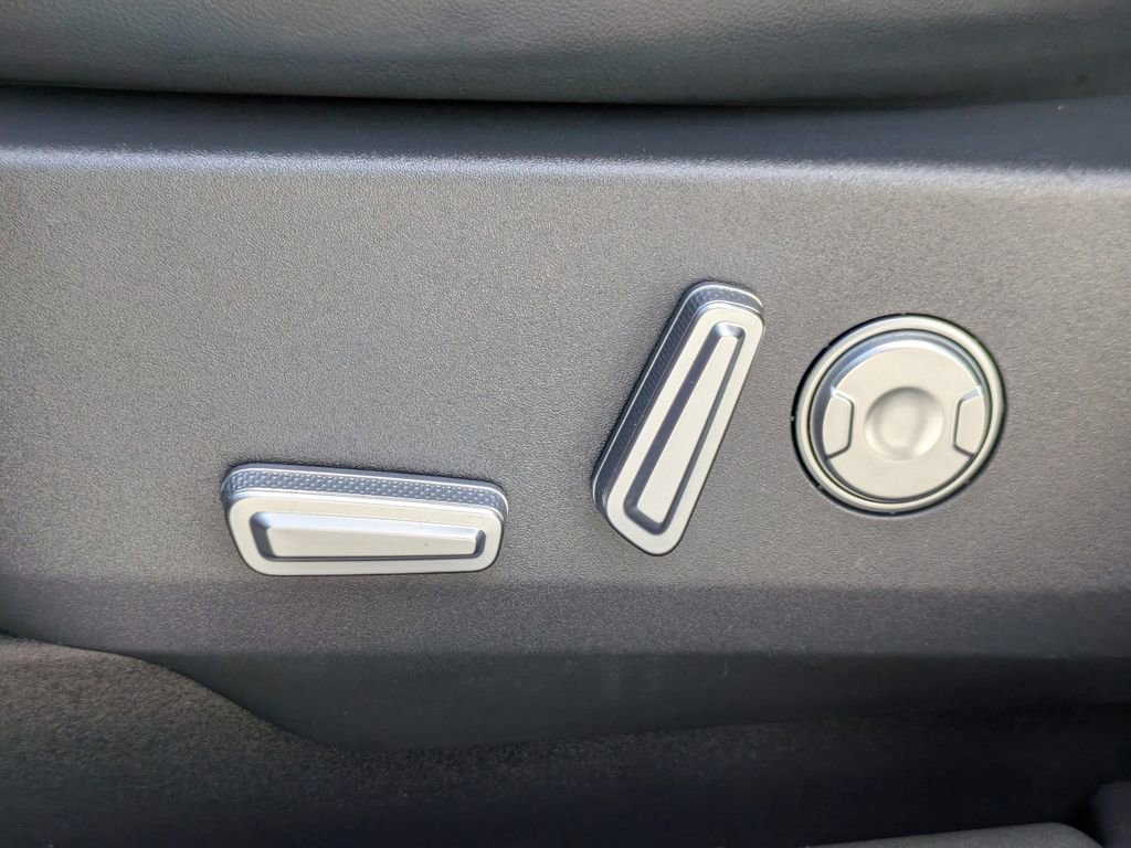 Used 2024 Lincoln Nautilus Reserve image 23